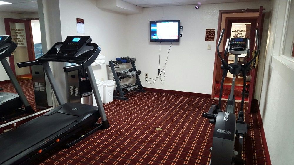 Ramada By Wyndham Medford Hotel & Conference Center Екстериор снимка